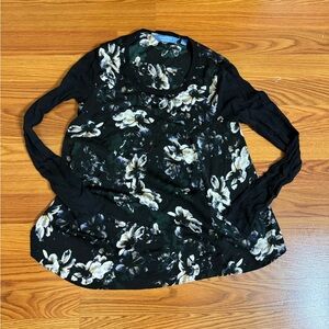 ⚠️Floral Black and White Top⚠️